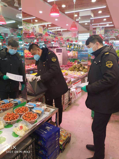 齊齊哈爾市龍沙區(qū)市場(chǎng)監(jiān)管局織牢織密食品流通領(lǐng)域疫情防控網(wǎng)