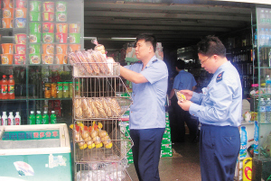 保障食品流通安全 每日明查暗訪與快速追蹤機(jī)制的雙重防線